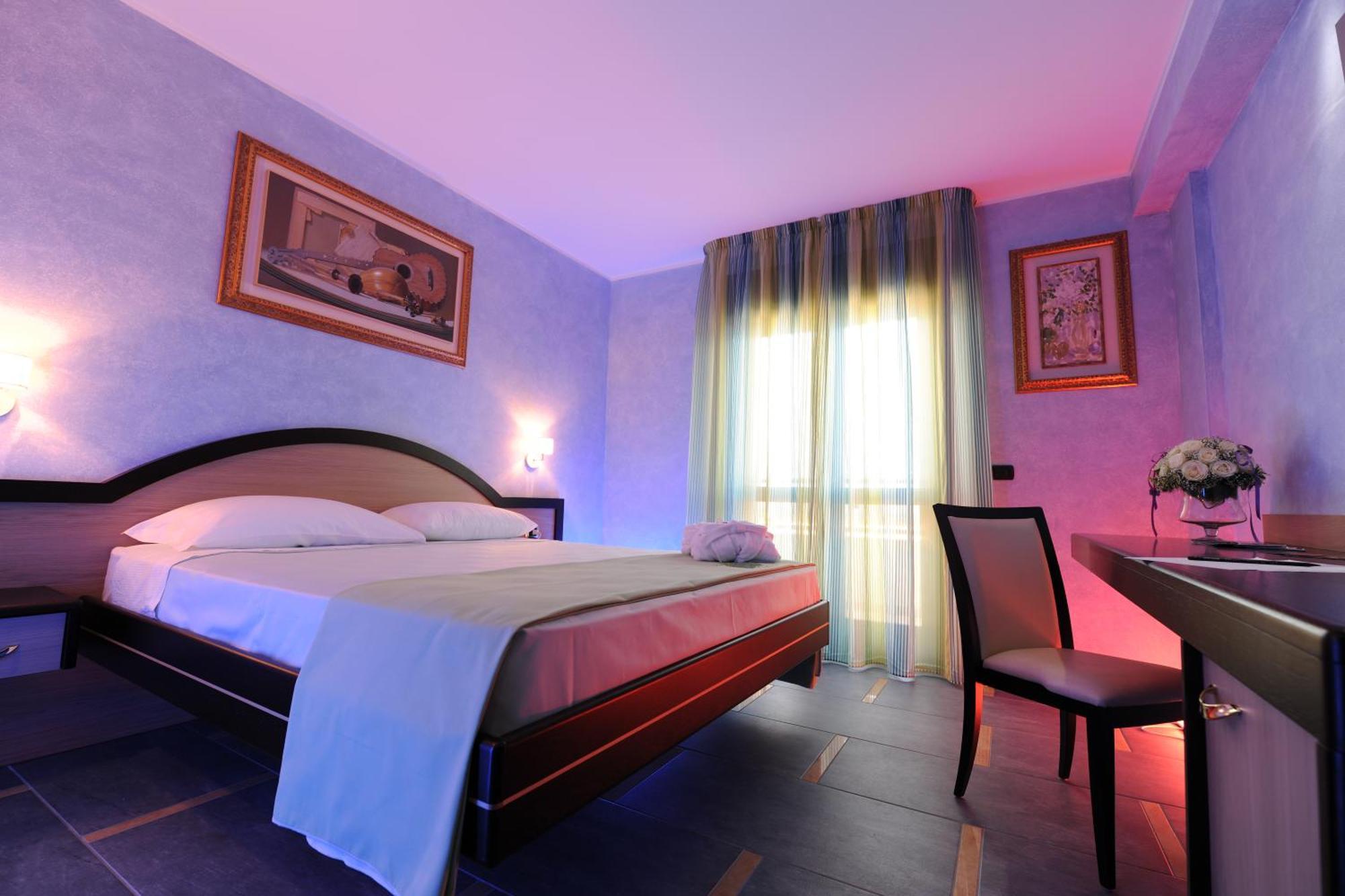 Grand Hotel Paradiso كاتانزارو الغرفة الصورة