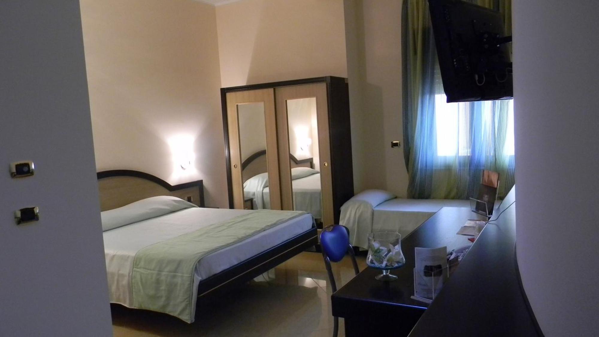 Grand Hotel Paradiso كاتانزارو الغرفة الصورة